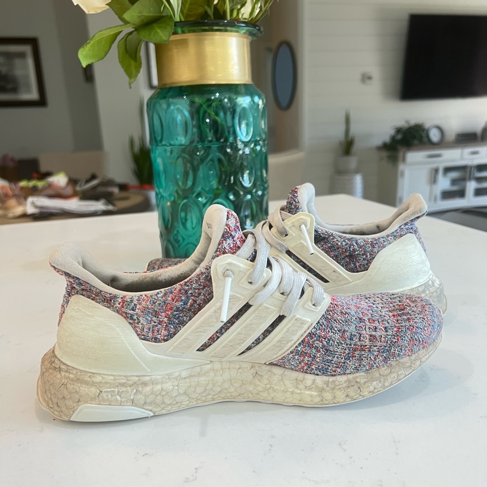 Adidas boys ultra boost size 4